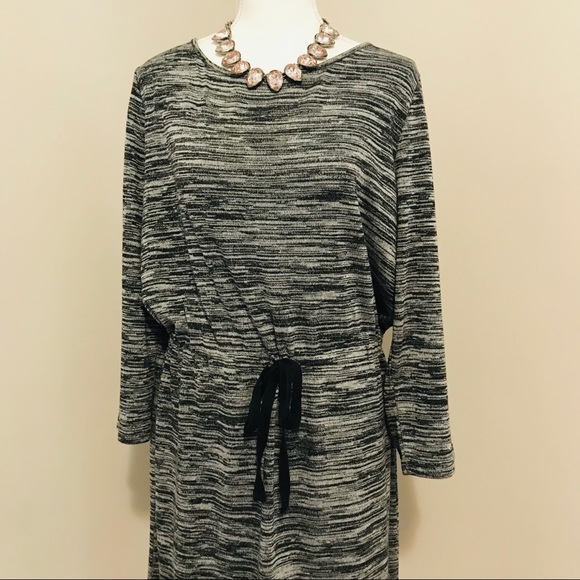 LOFT Dress - Picture 2 of 5